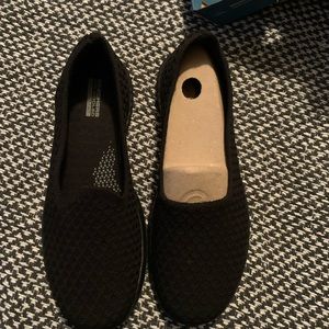 Skechers GO WALK LITE-LULU hard to find